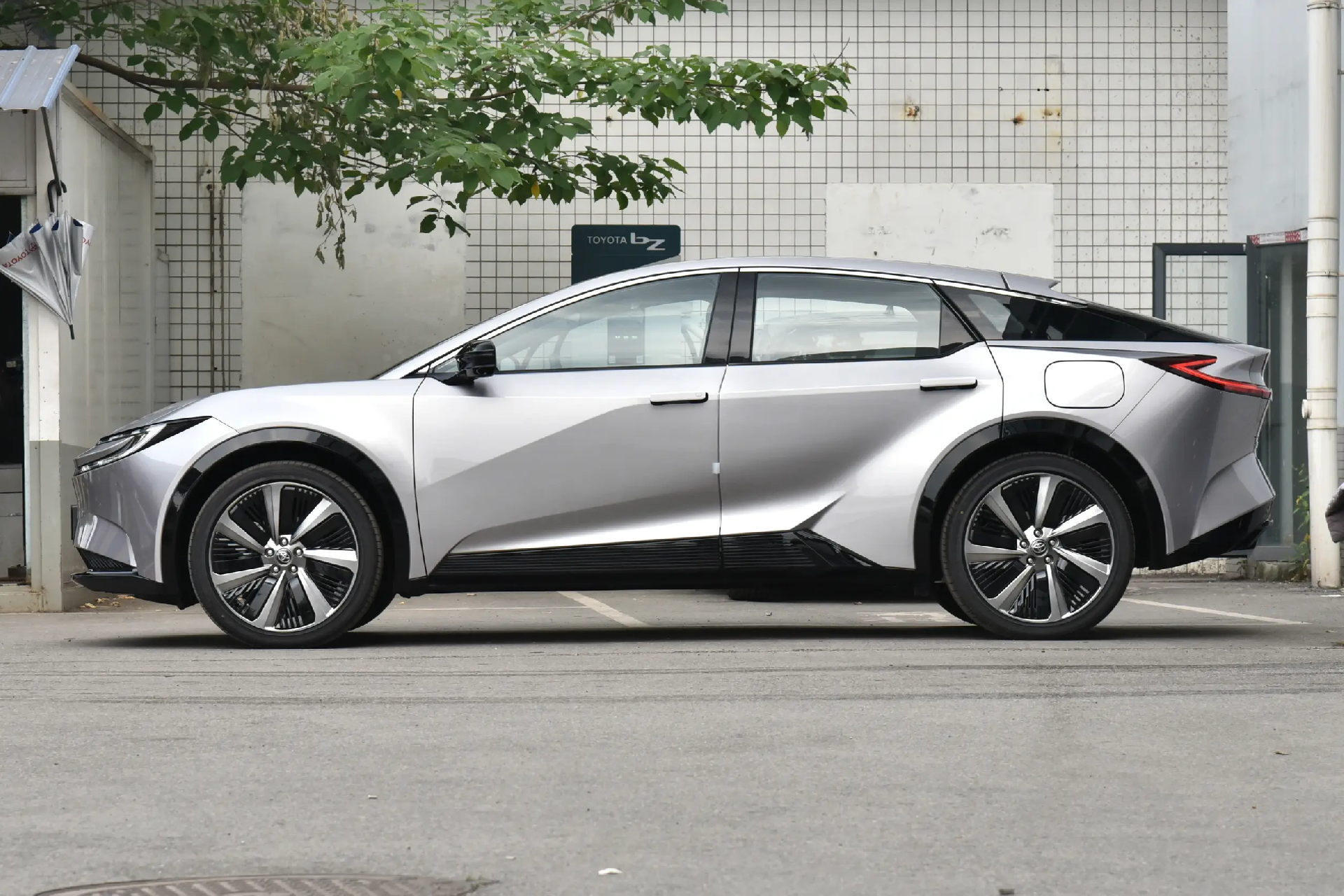 FAW Toyota bZ5 is officially launched